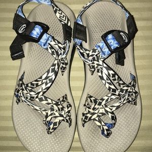 Size 7 woman’s chacos